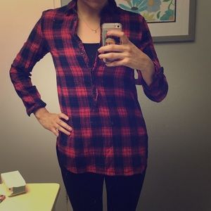 Red & black plaid long sleeve top